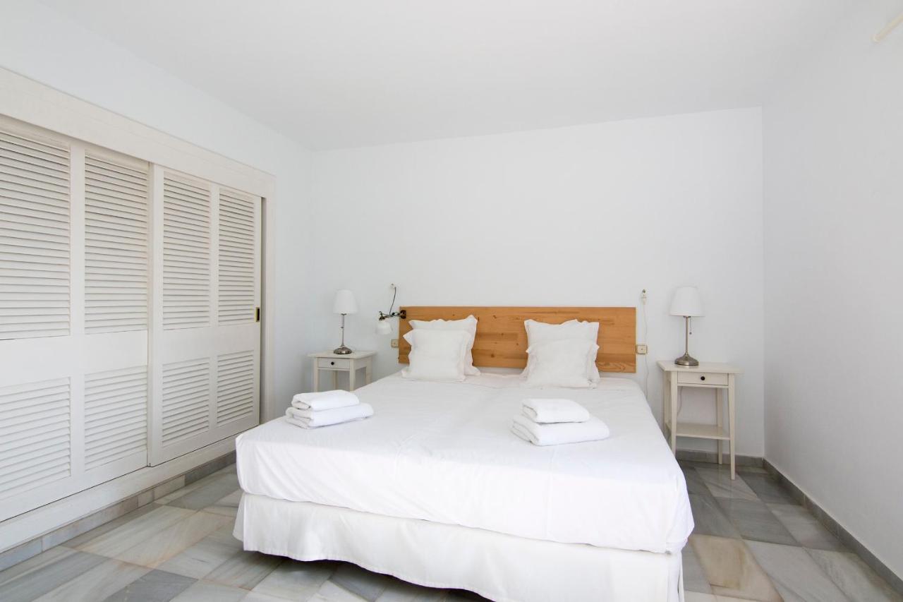 Apartamentos Marina Villages La Herradura  Exteriör bild
