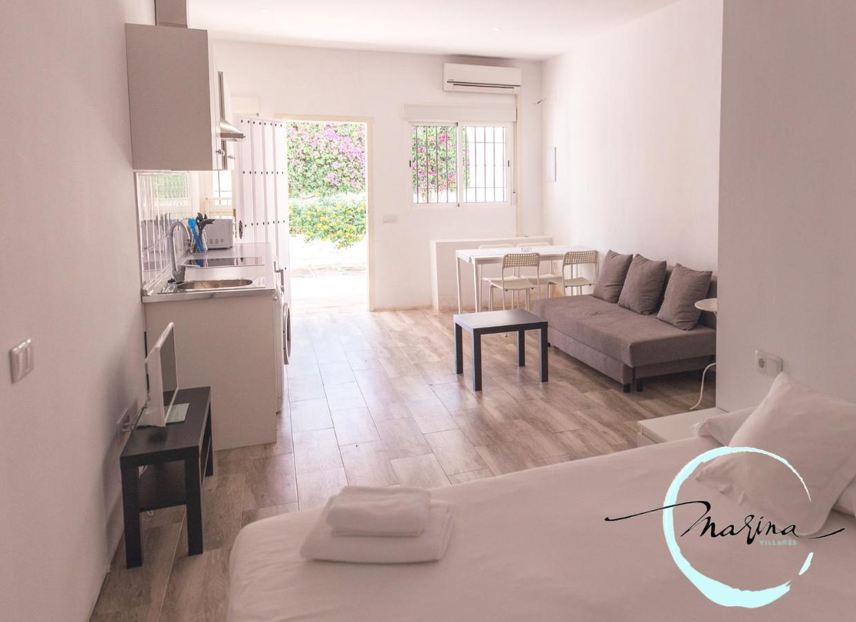 Apartamentos Marina Villages La Herradura  Exteriör bild