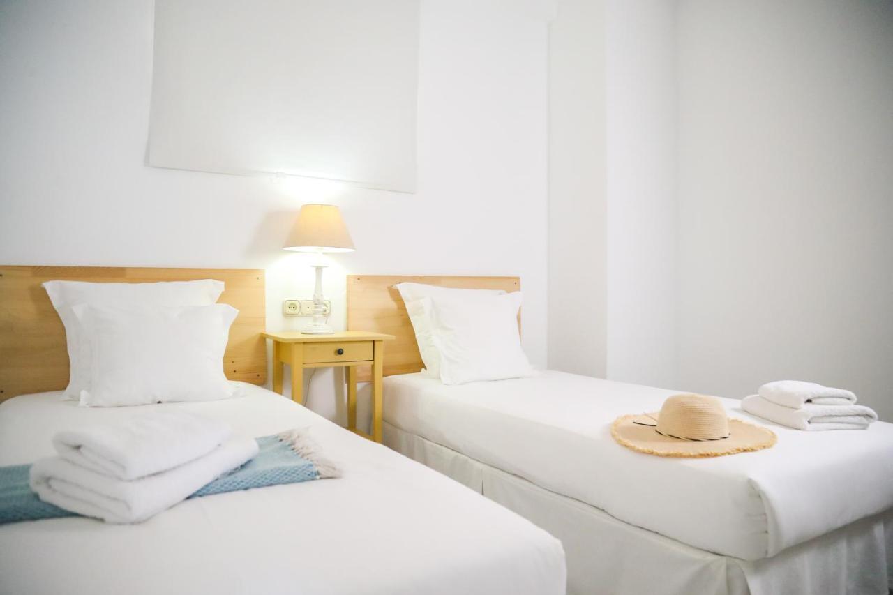 Apartamentos Marina Villages La Herradura  Exteriör bild